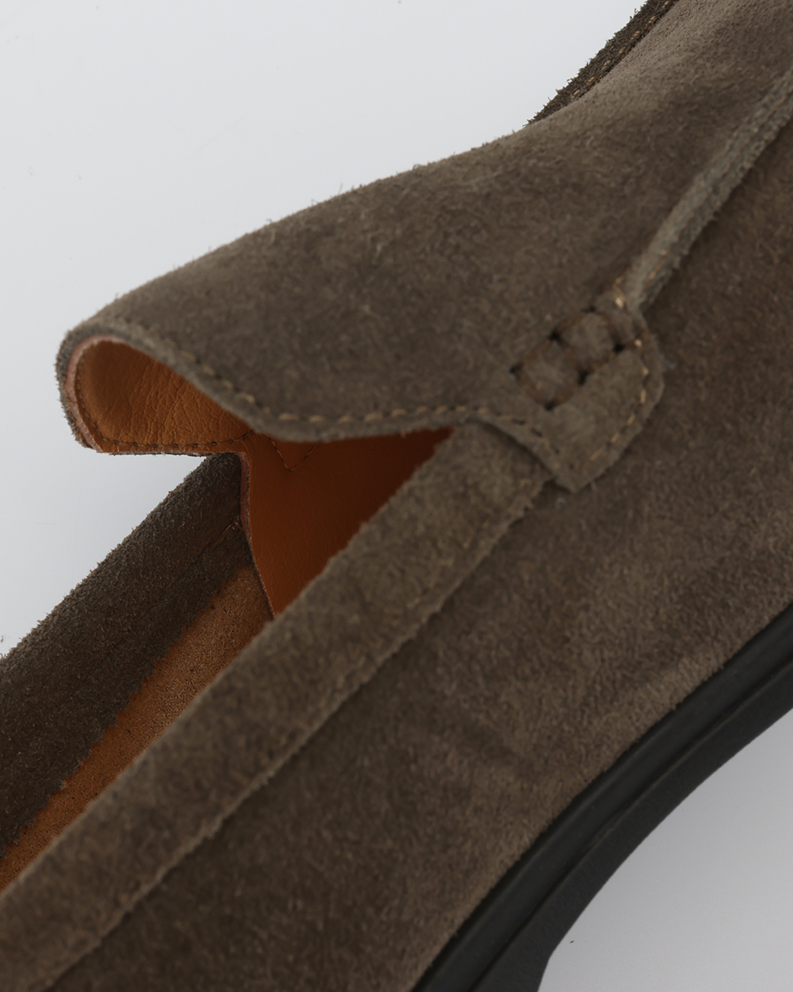 Mocassins en daim haut de gamme - Semelles noires